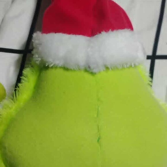 Grinch Tree topper w/ Baby Grinch - Picture 3 of 4